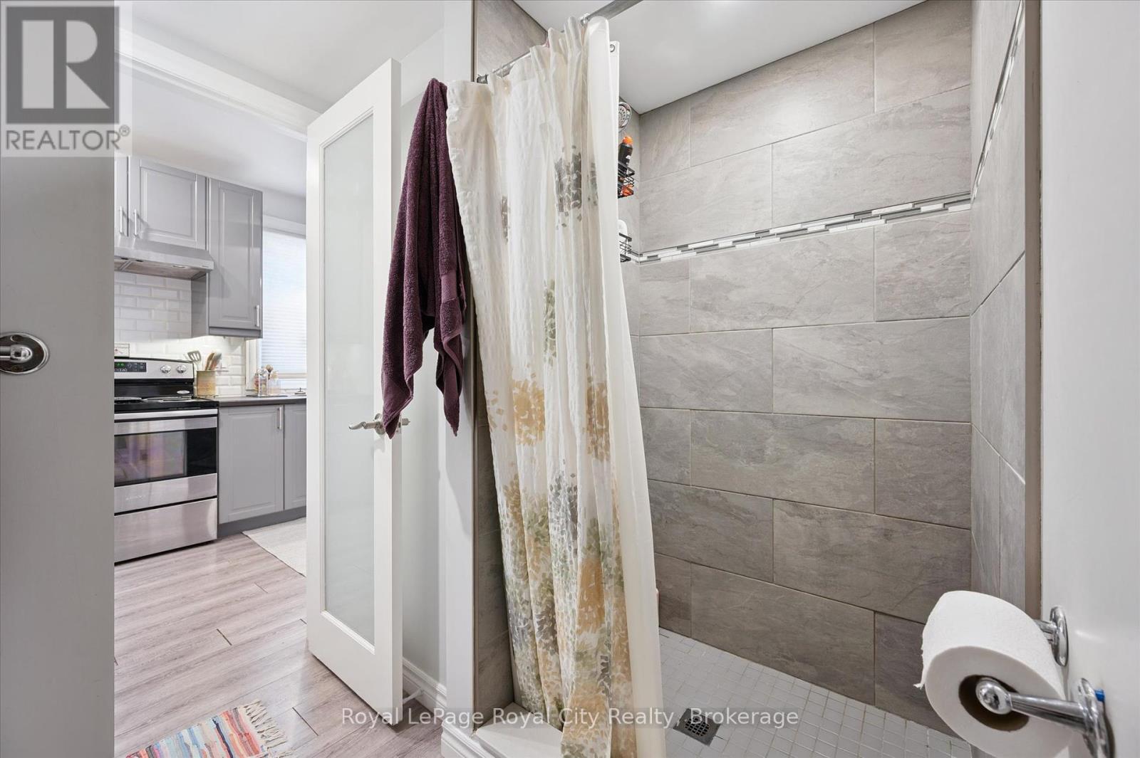 












92 KATHLEEN STREET

,
Guelph (Exhibition Park),




Ontario
N1H4Y3


