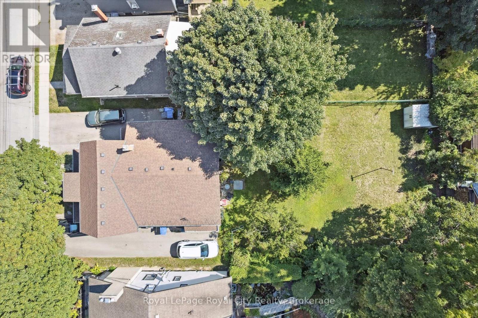 












92 KATHLEEN STREET

,
Guelph (Exhibition Park),




Ontario
N1H4Y3

