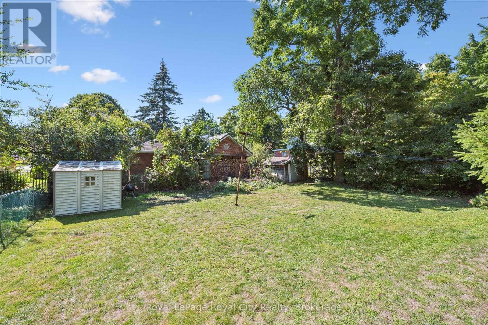 












92 KATHLEEN STREET

,
Guelph (Exhibition Park),




Ontario
N1H4Y3

