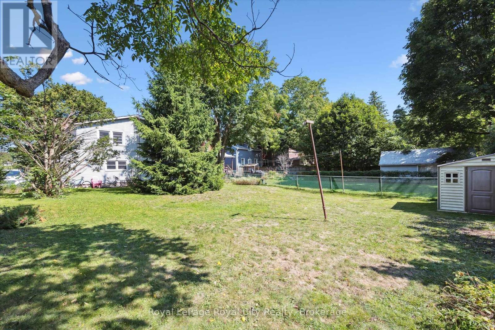 












92 KATHLEEN STREET

,
Guelph (Exhibition Park),




Ontario
N1H4Y3


