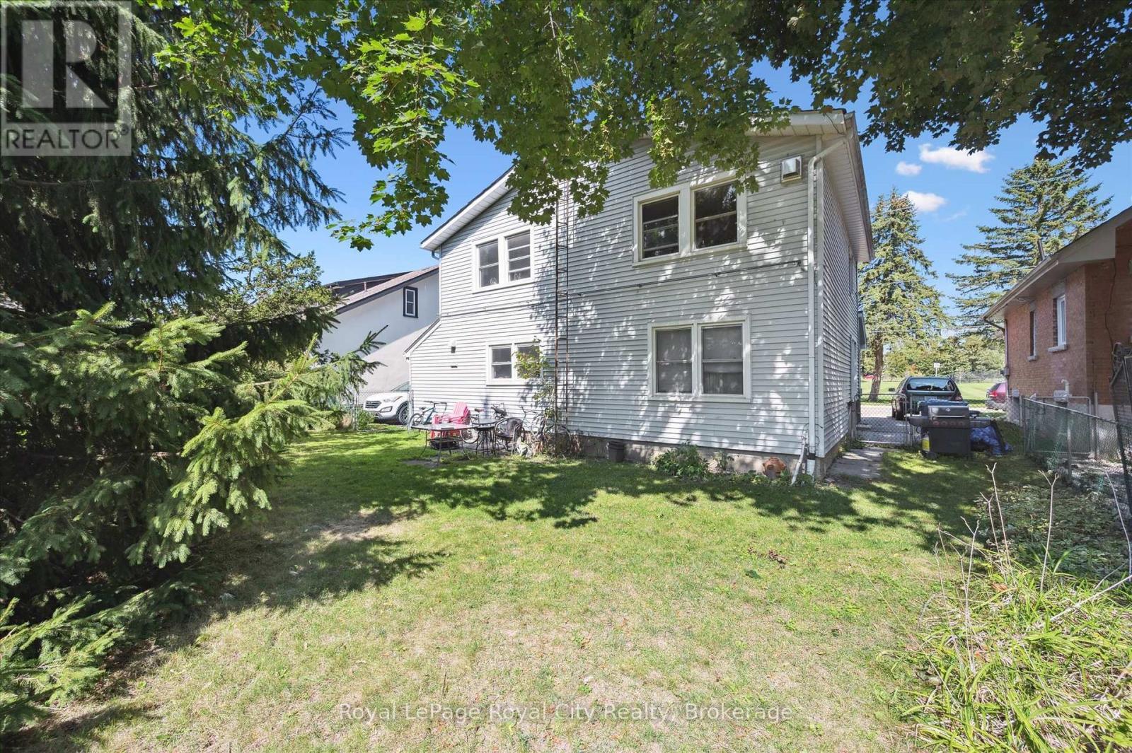 












92 KATHLEEN STREET

,
Guelph (Exhibition Park),




Ontario
N1H4Y3

