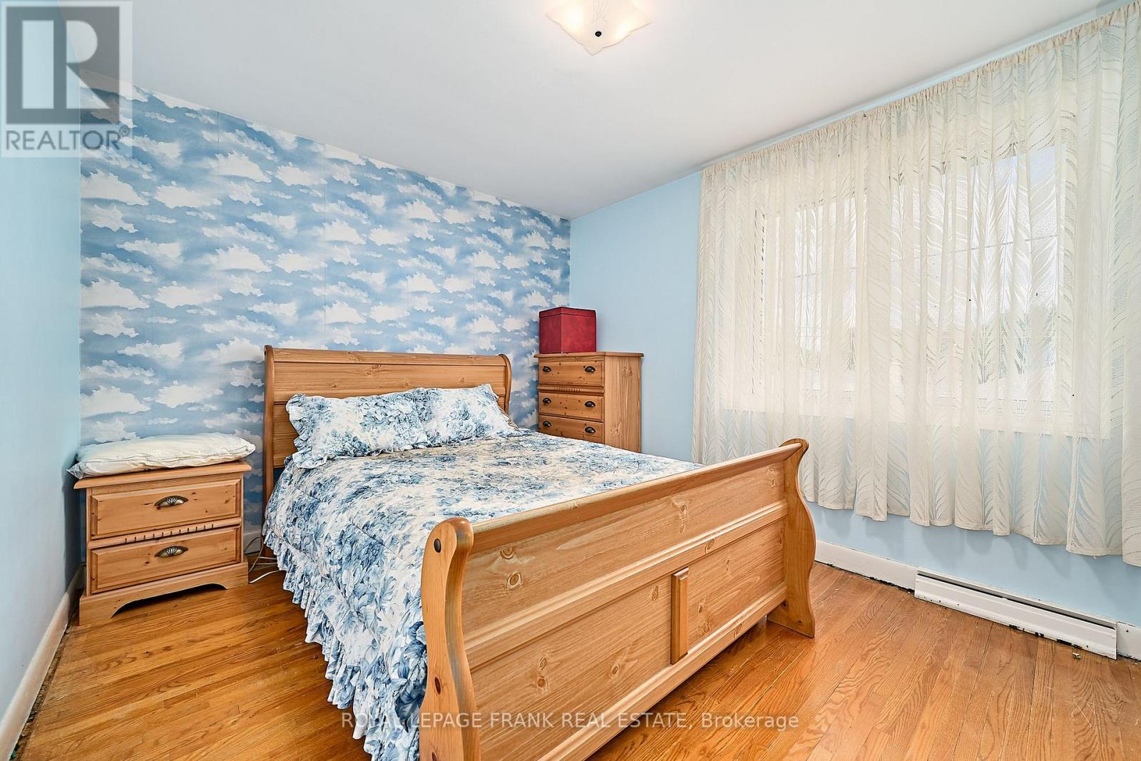 












28 WINNIPEG ROAD

,
Toronto (Kingsview Village-The Westway),




Ontario
M9P2E4

