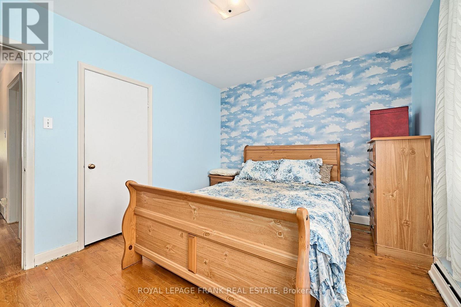 












28 WINNIPEG ROAD

,
Toronto (Kingsview Village-The Westway),




Ontario
M9P2E4

