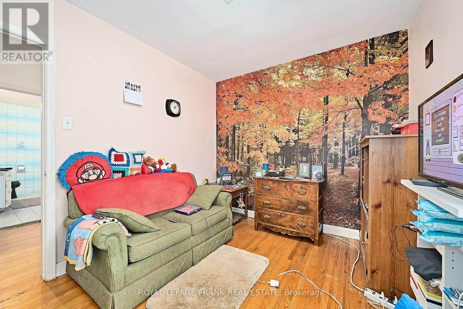 












28 WINNIPEG ROAD

,
Toronto (Kingsview Village-The Westway),




Ontario
M9P2E4

