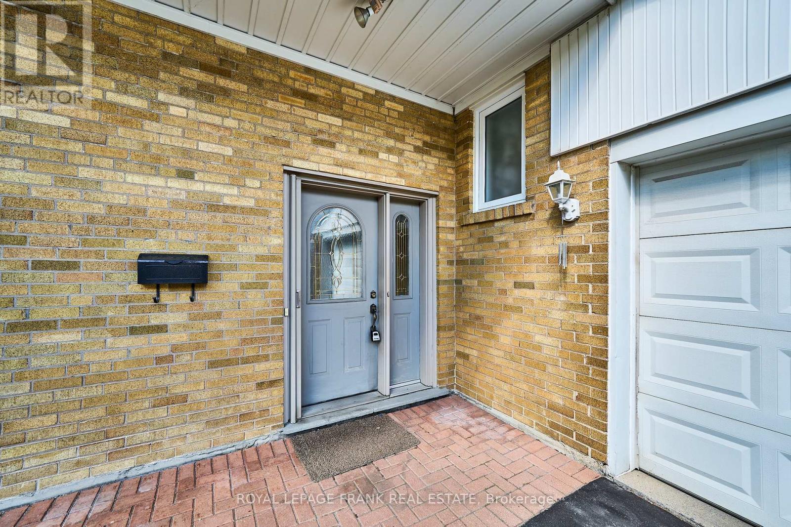 












28 WINNIPEG ROAD

,
Toronto (Kingsview Village-The Westway),




Ontario
M9P2E4

