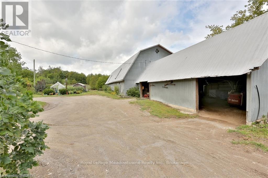 












225/269 CAMPBELL AVENUE E

,
Milton (Campbellville),







Ontario
L0P1B0

