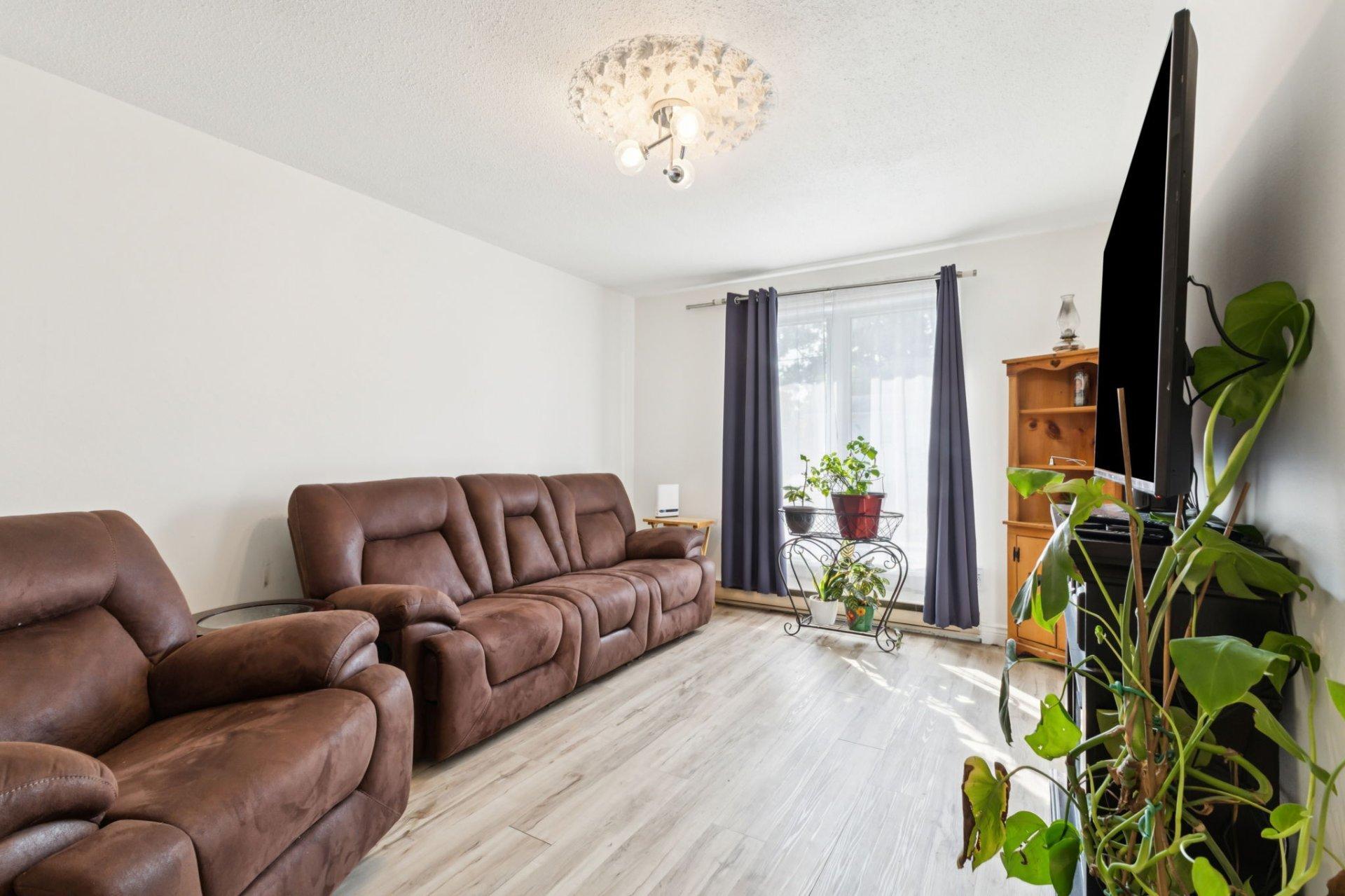









109


Rue de la Baie

,
Gatineau (Gatineau),




QC
J8T3H4

