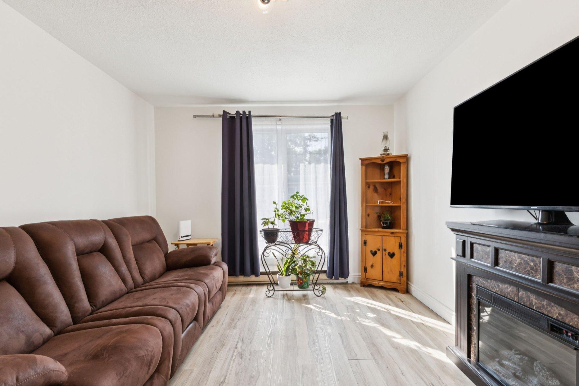 









109


Rue de la Baie

,
Gatineau (Gatineau),




QC
J8T3H4


