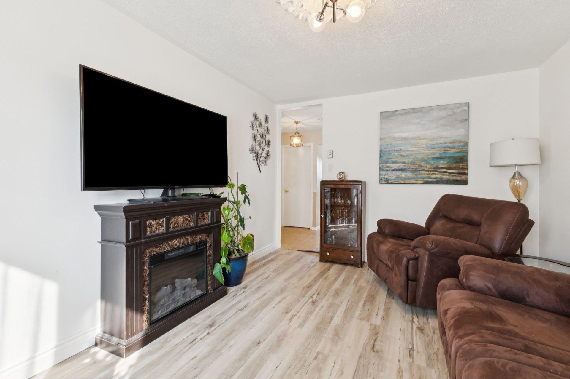 









109


Rue de la Baie

,
Gatineau (Gatineau),




QC
J8T3H4

