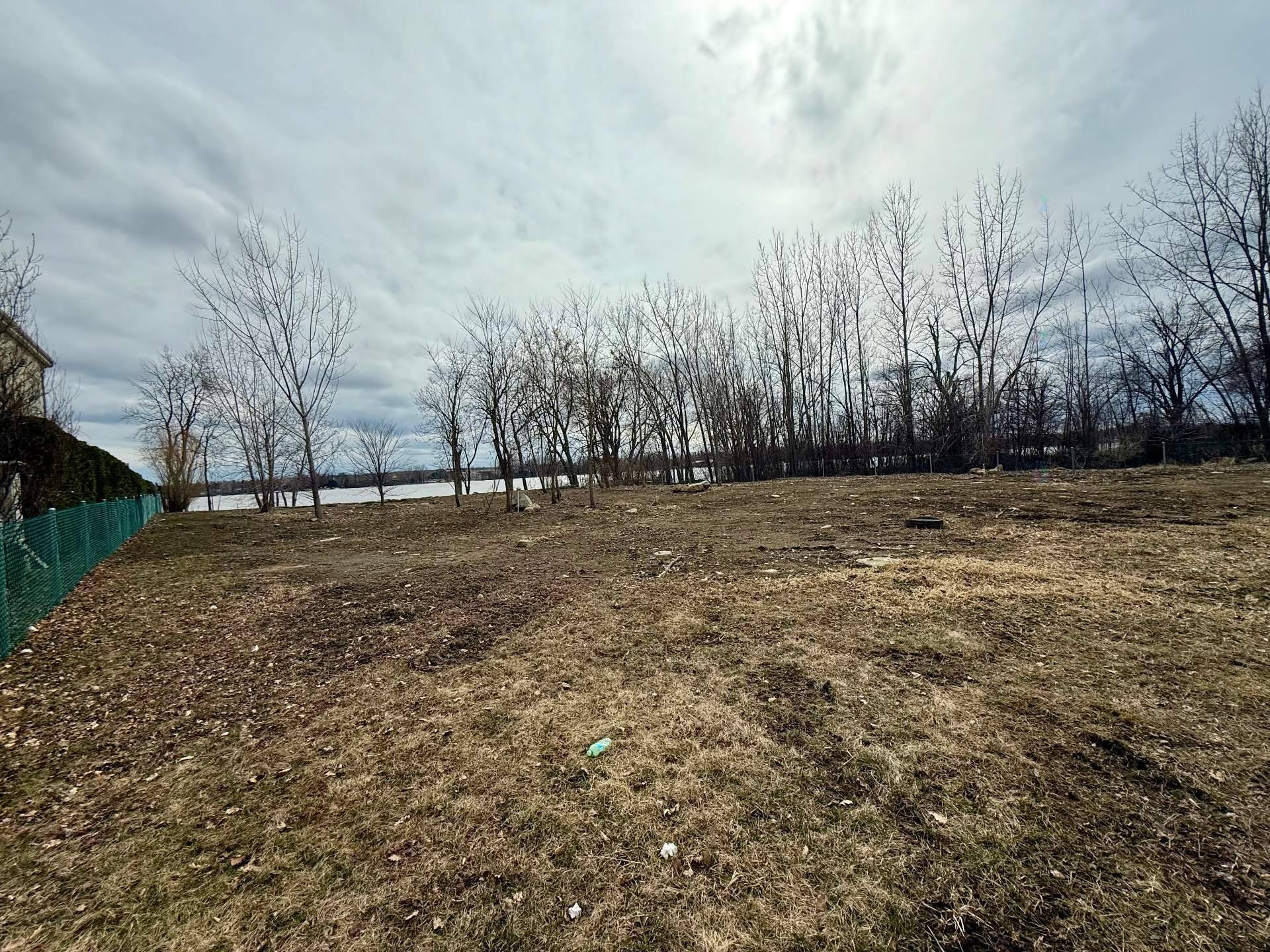 












Av. de la Seigneurie

,
Laval (Sainte-Dorothée),







QC
H7X3S2

