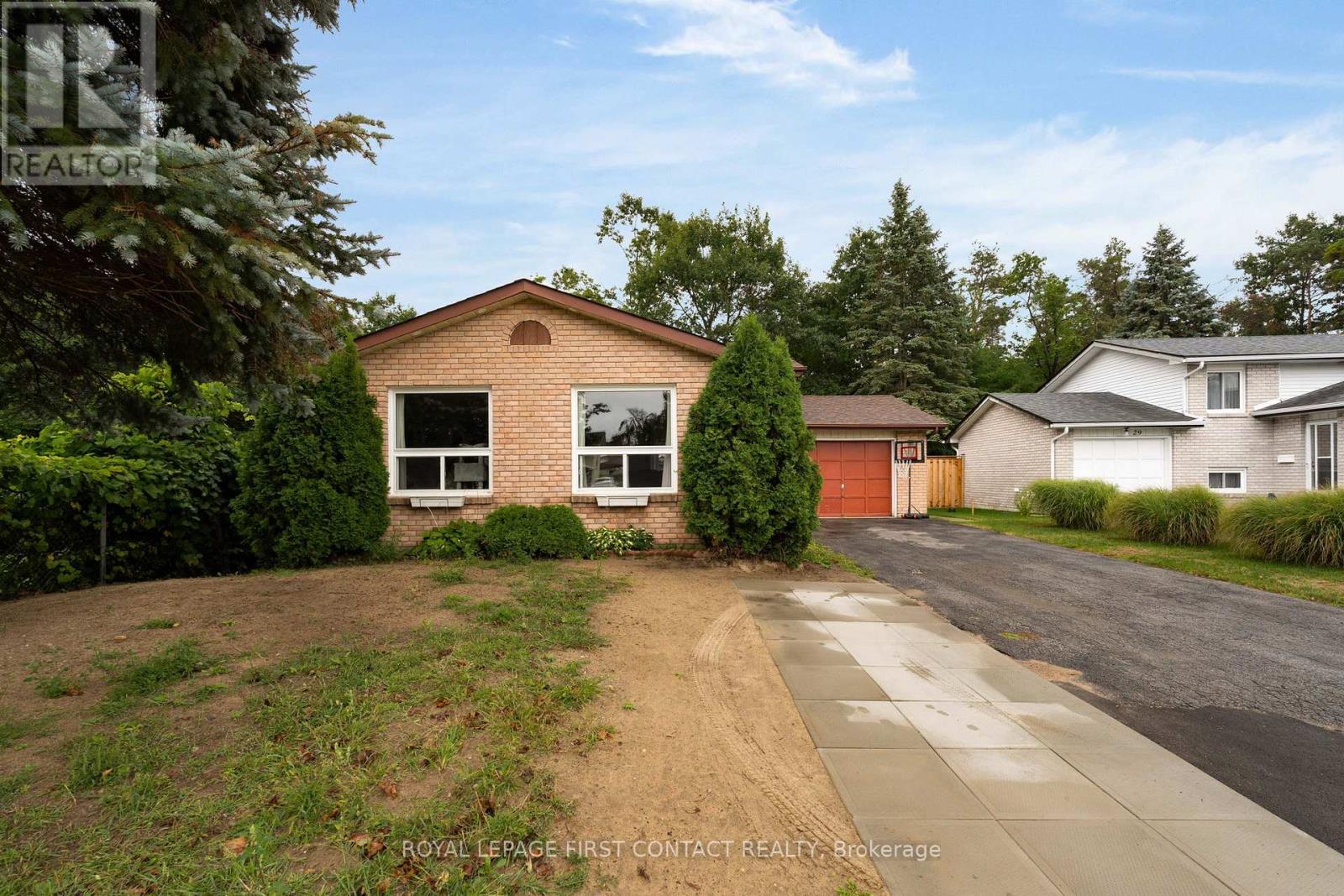 












27 AUSTEN LANE

,
Barrie,




Ontario
L4N4V4

