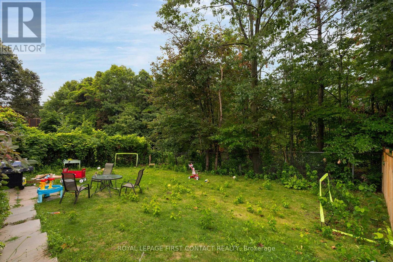 












27 AUSTEN LANE

,
Barrie,




Ontario
L4N4V4

