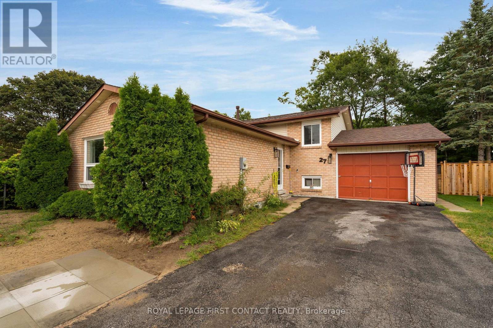 












27 AUSTEN LANE

,
Barrie,




Ontario
L4N4V4

