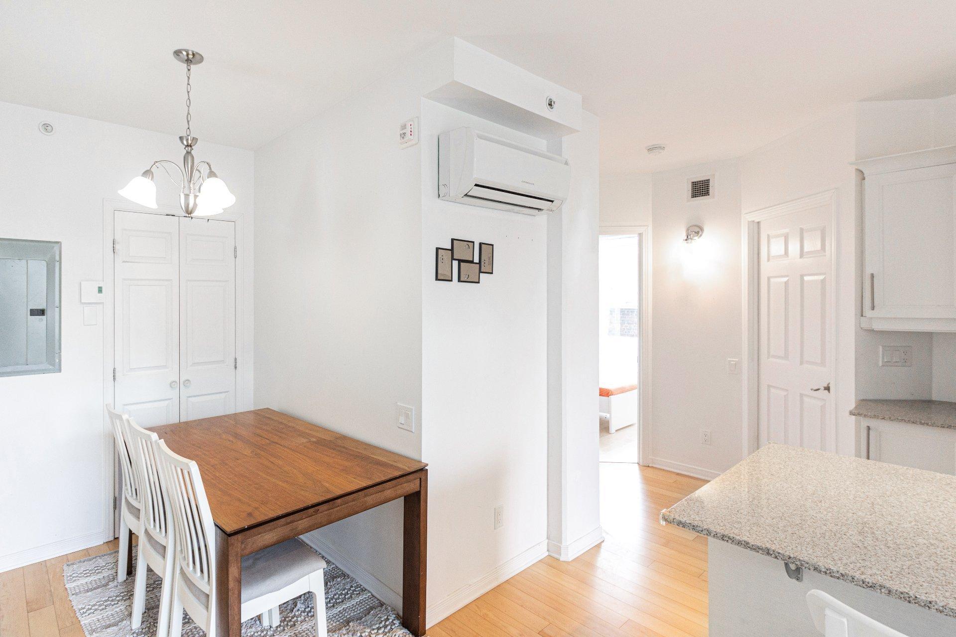









1235


Rue Bishop

, 620,
Montréal (Ville-Marie),




QC
H3G2A6


