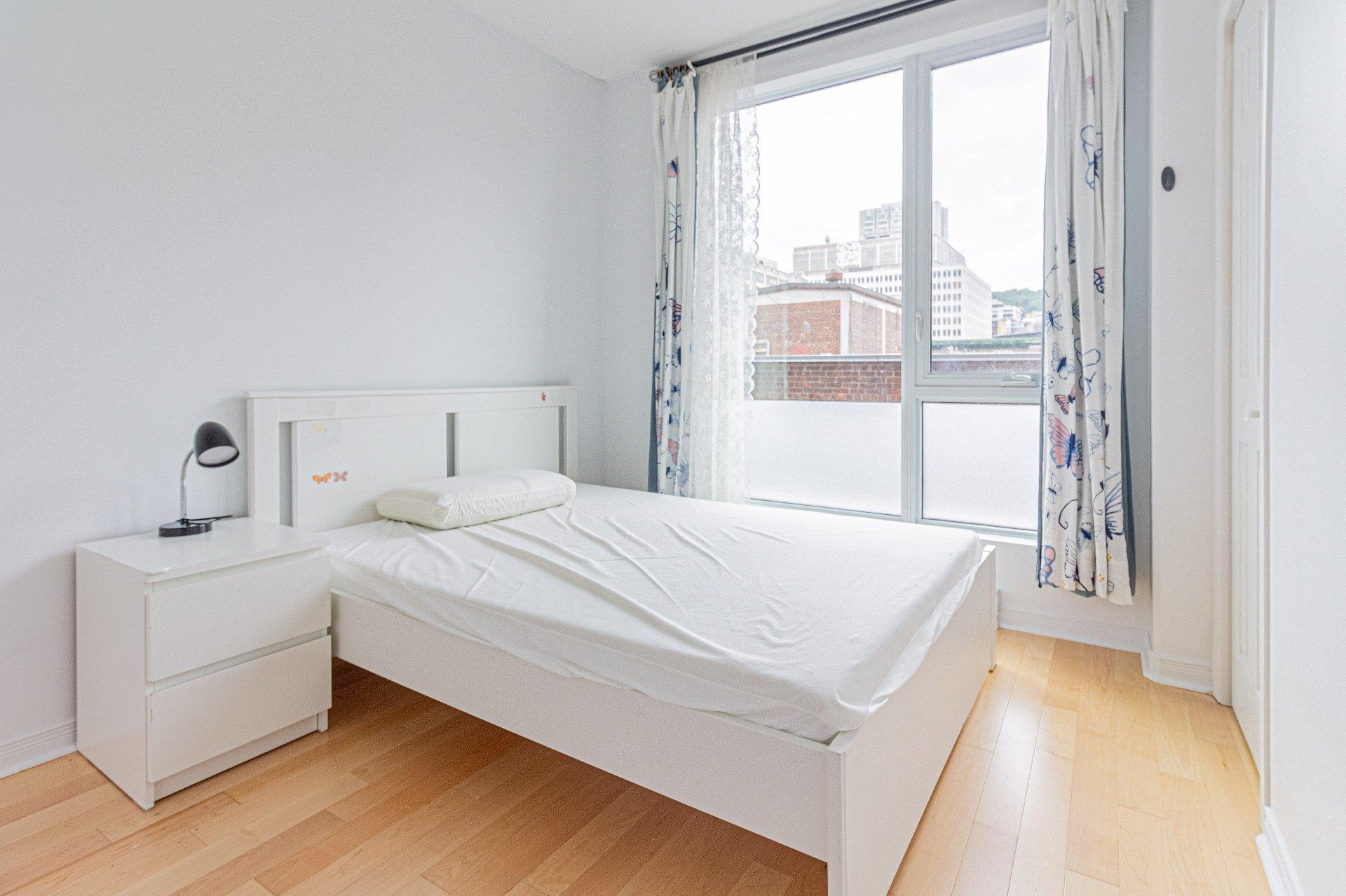 









1235


Rue Bishop

, 620,
Montréal (Ville-Marie),




QC
H3G2A6

