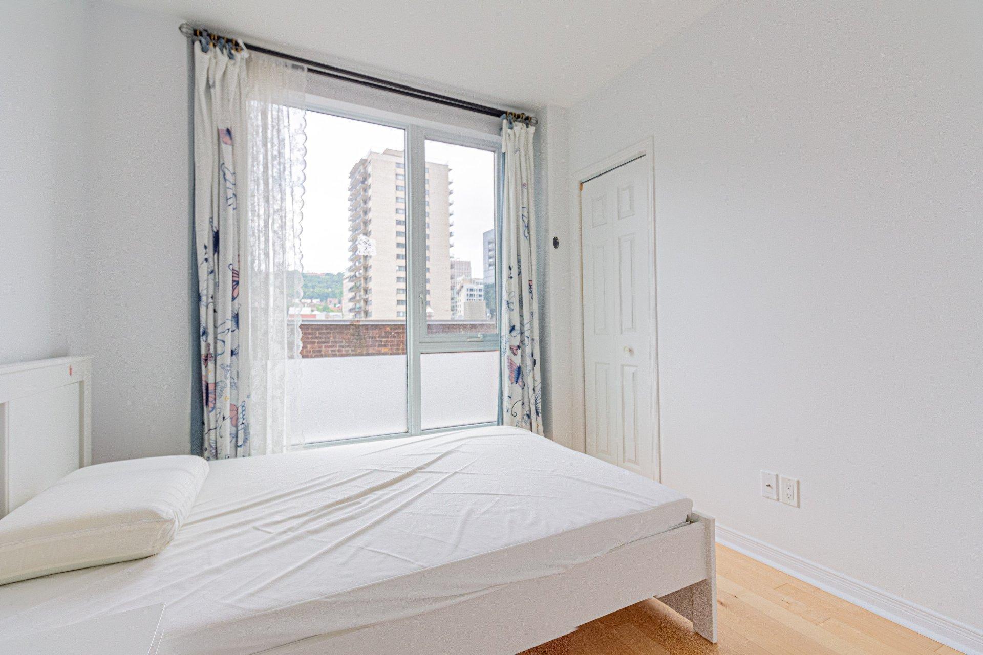 









1235


Rue Bishop

, 620,
Montréal (Ville-Marie),




QC
H3G2A6

