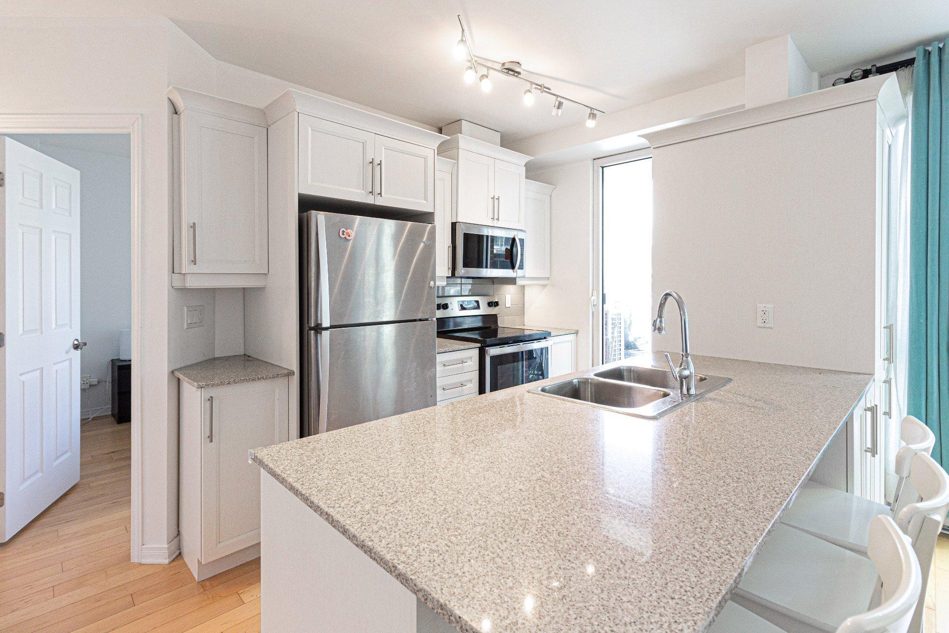 









1235


Rue Bishop

, 620,
Montréal (Ville-Marie),




QC
H3G2A6

