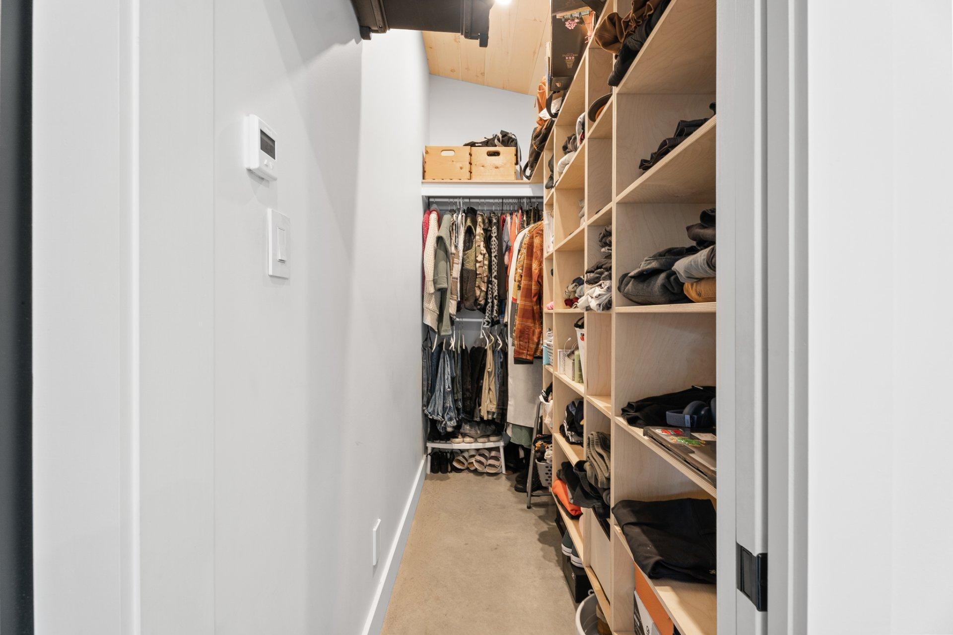 









401


Ch. Fyon

,
Ivry-sur-le-Lac,




QC
J8C2Z8

