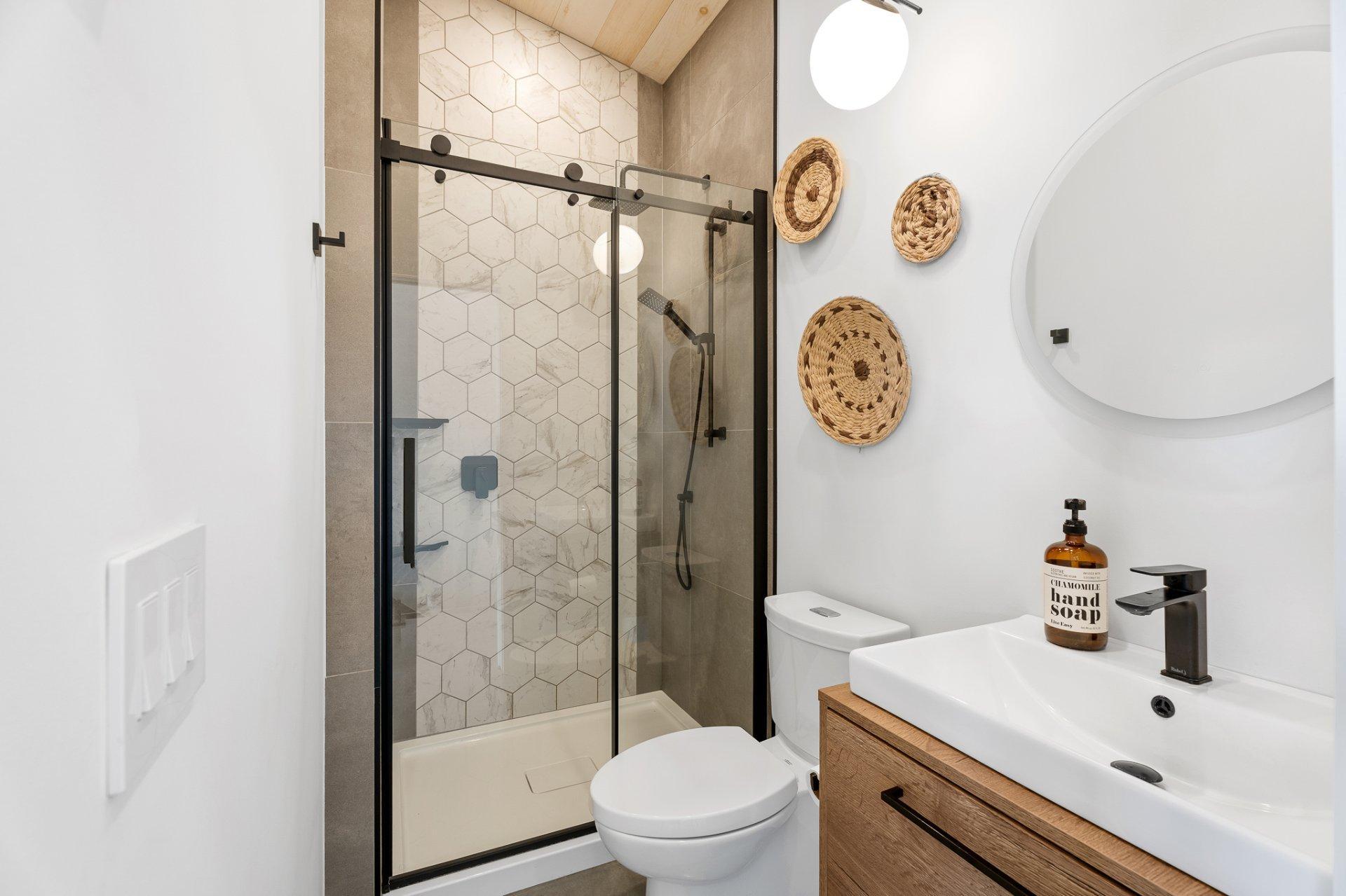 









401


Ch. Fyon

,
Ivry-sur-le-Lac,




QC
J8C2Z8

