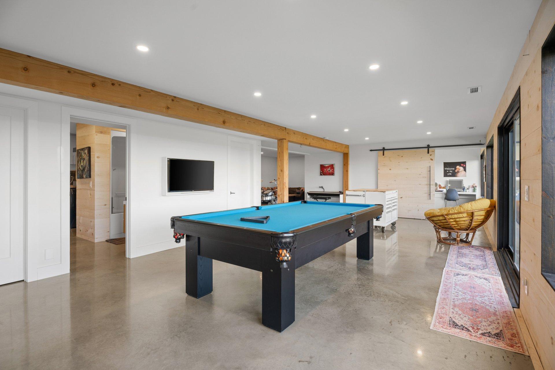 









401


Ch. Fyon

,
Ivry-sur-le-Lac,




QC
J8C2Z8

