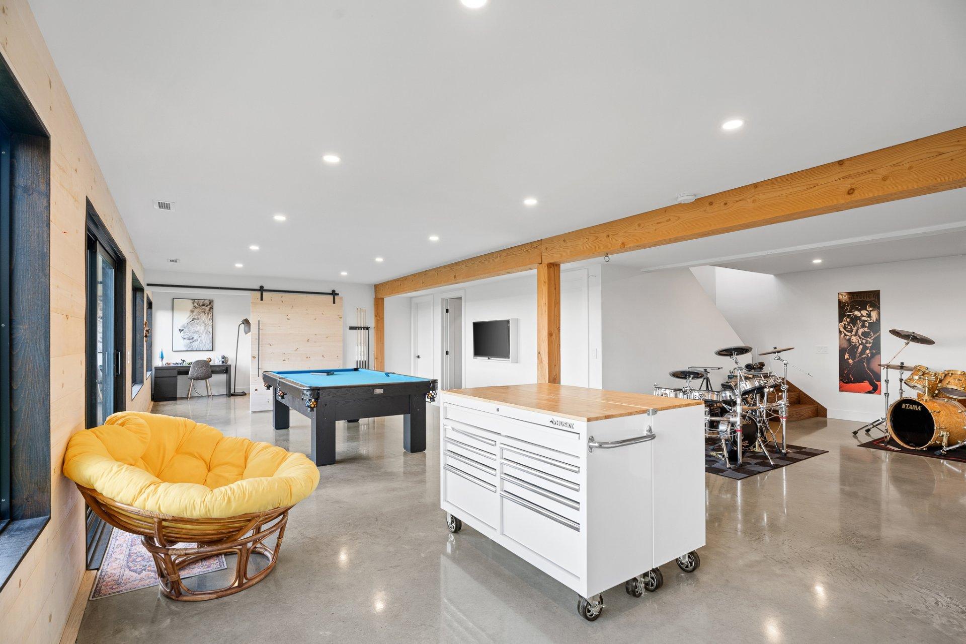 









401


Ch. Fyon

,
Ivry-sur-le-Lac,




QC
J8C2Z8

