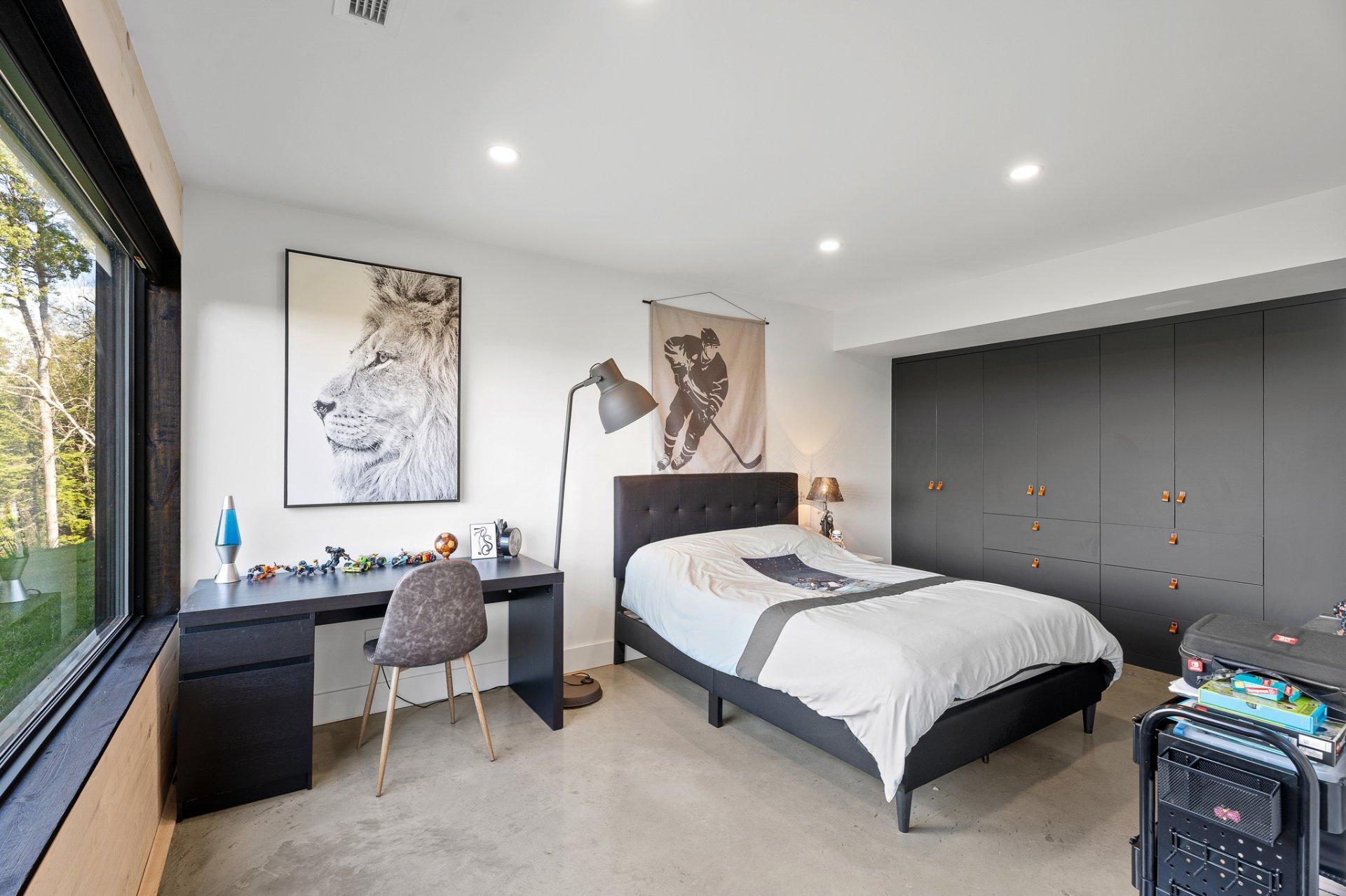 









401


Ch. Fyon

,
Ivry-sur-le-Lac,




QC
J8C2Z8

