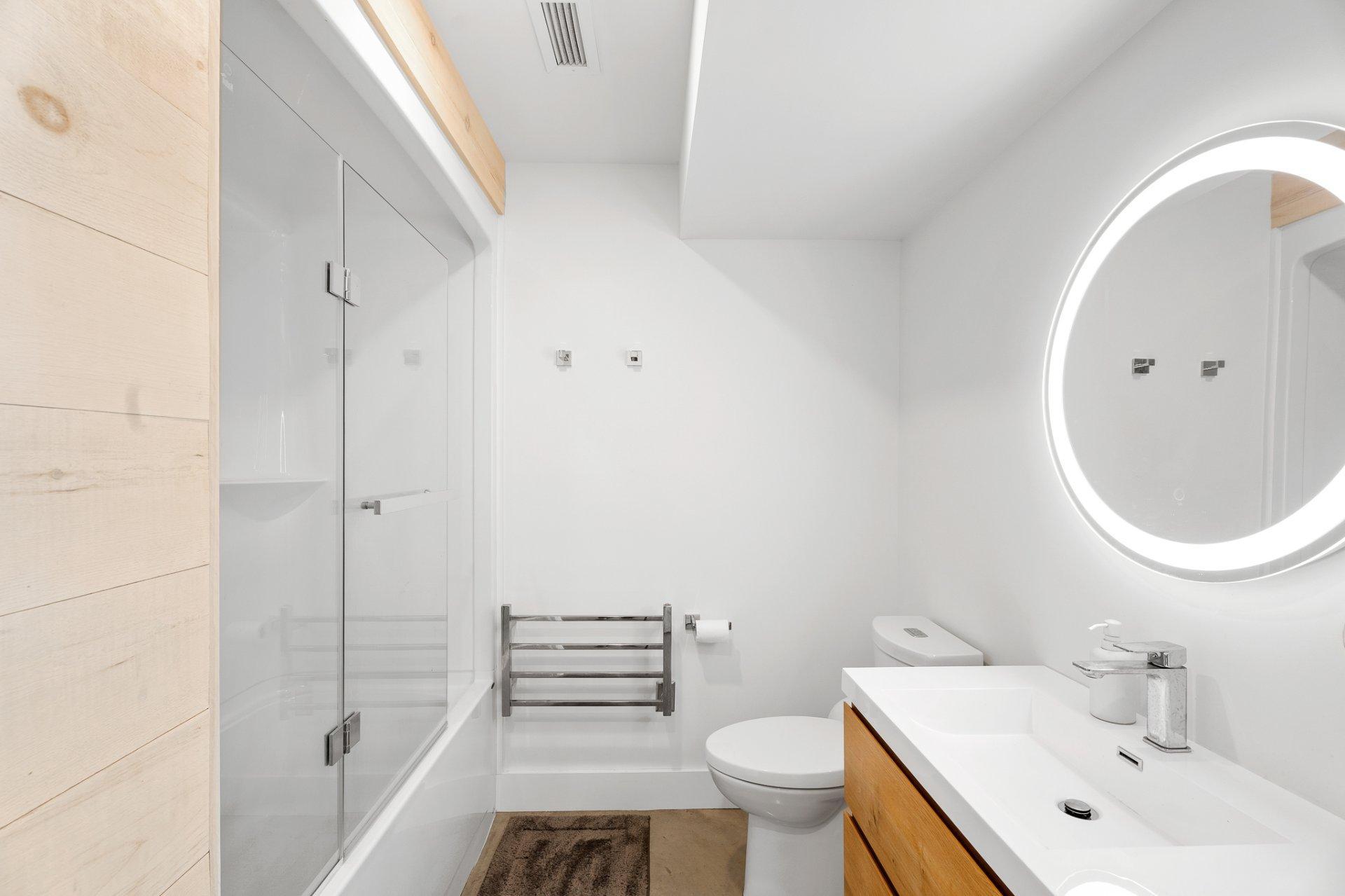 









401


Ch. Fyon

,
Ivry-sur-le-Lac,




QC
J8C2Z8

