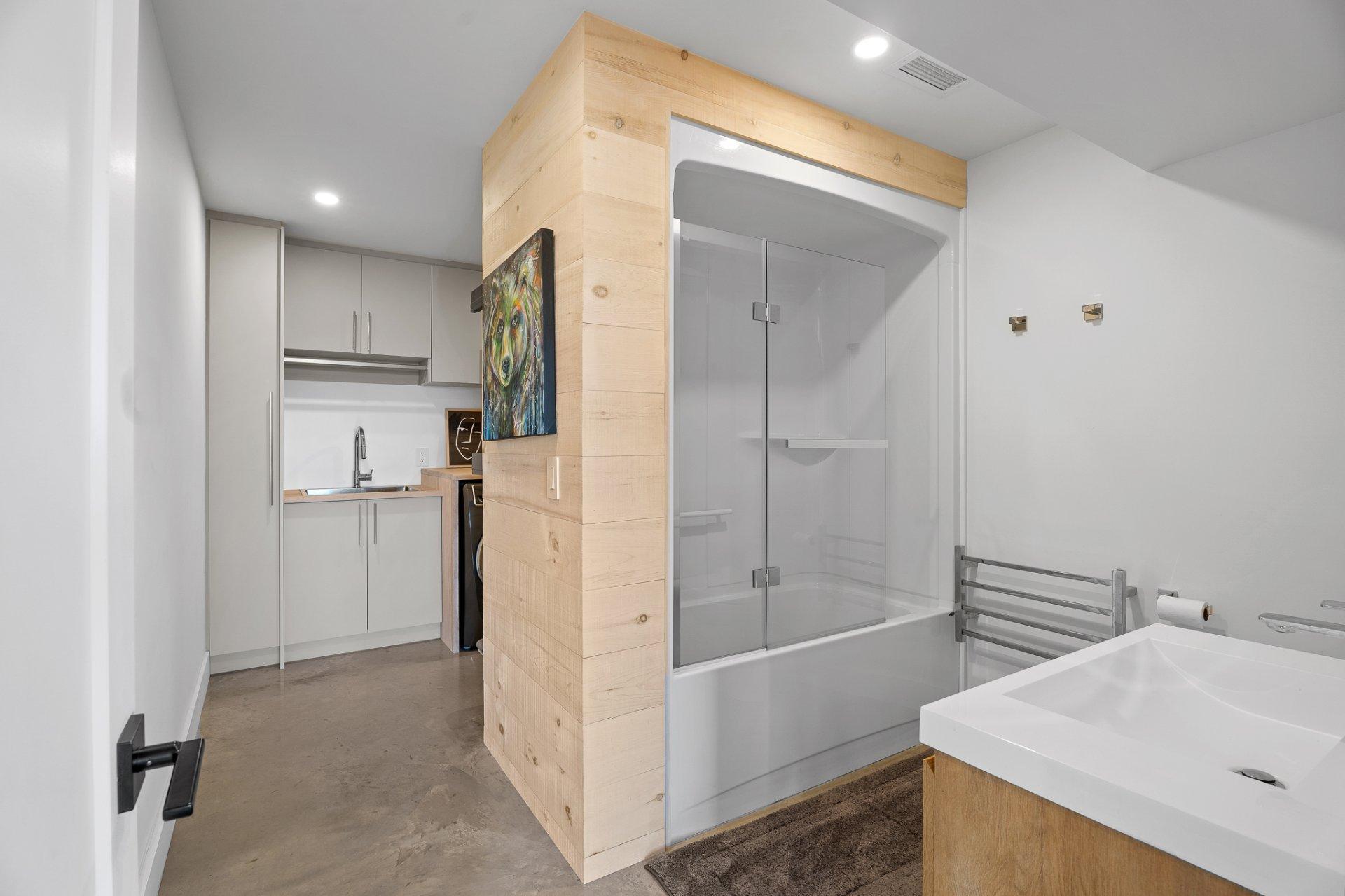 









401


Ch. Fyon

,
Ivry-sur-le-Lac,




QC
J8C2Z8

