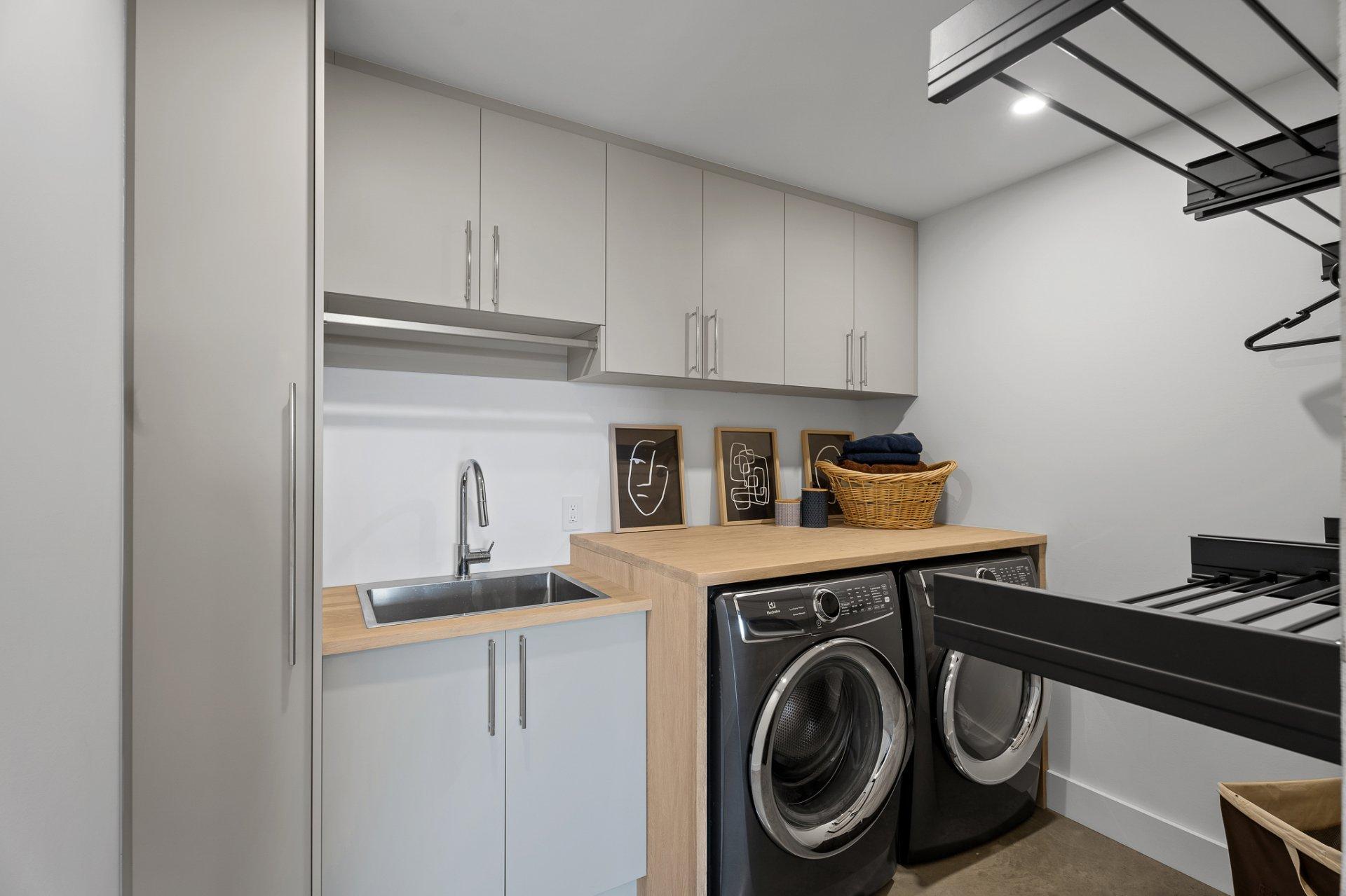 









401


Ch. Fyon

,
Ivry-sur-le-Lac,




QC
J8C2Z8

