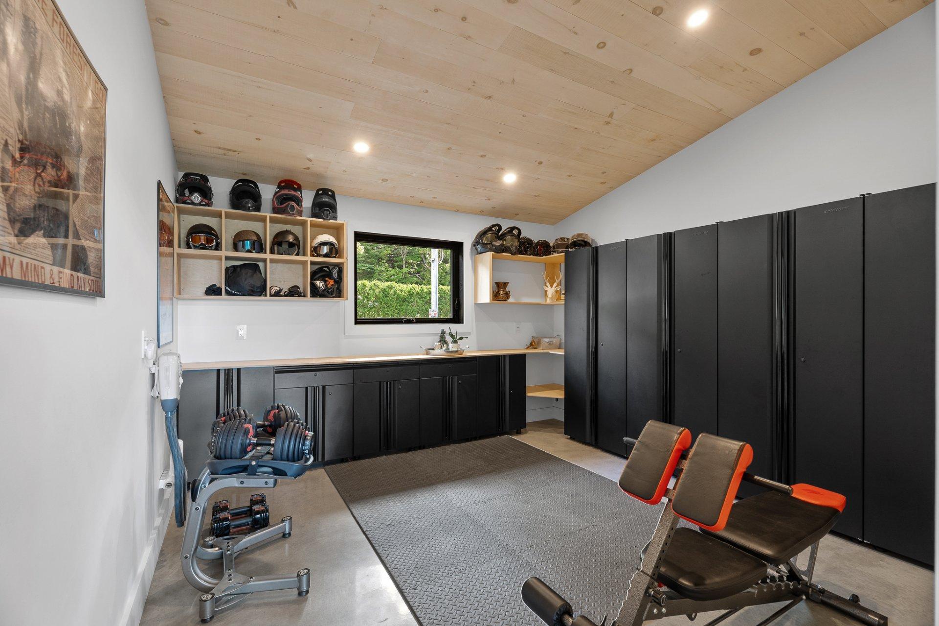 









401


Ch. Fyon

,
Ivry-sur-le-Lac,




QC
J8C2Z8

