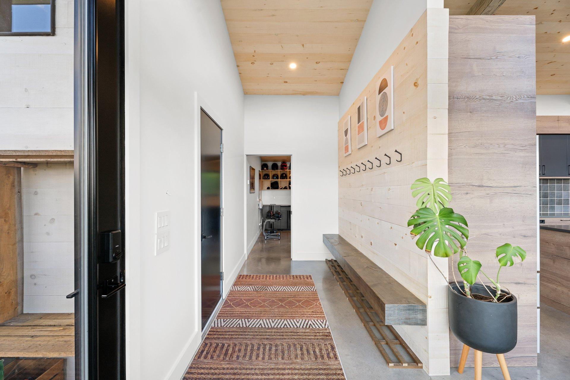 









401


Ch. Fyon

,
Ivry-sur-le-Lac,




QC
J8C2Z8

