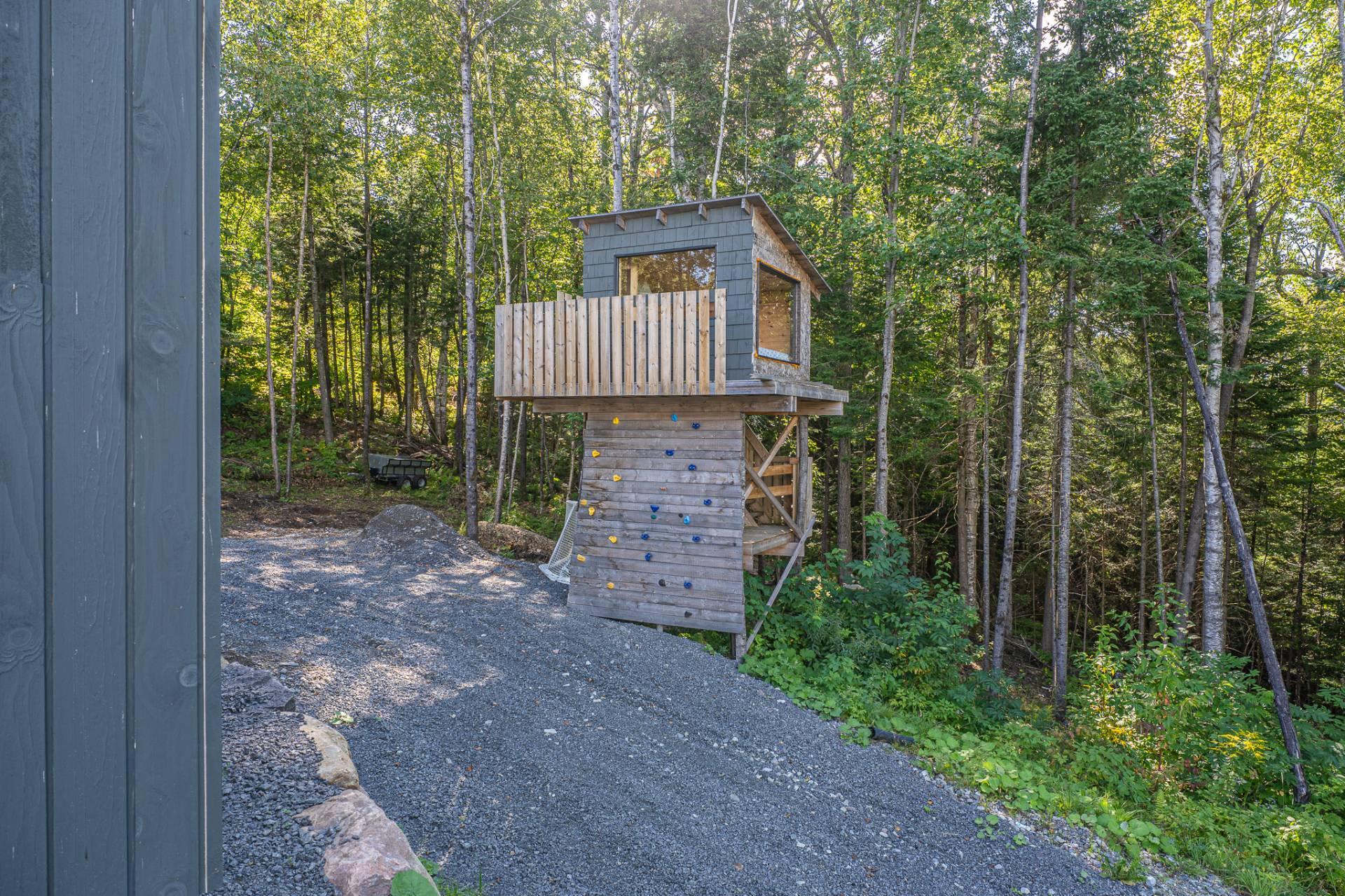 









401


Ch. Fyon

,
Ivry-sur-le-Lac,




QC
J8C2Z8

