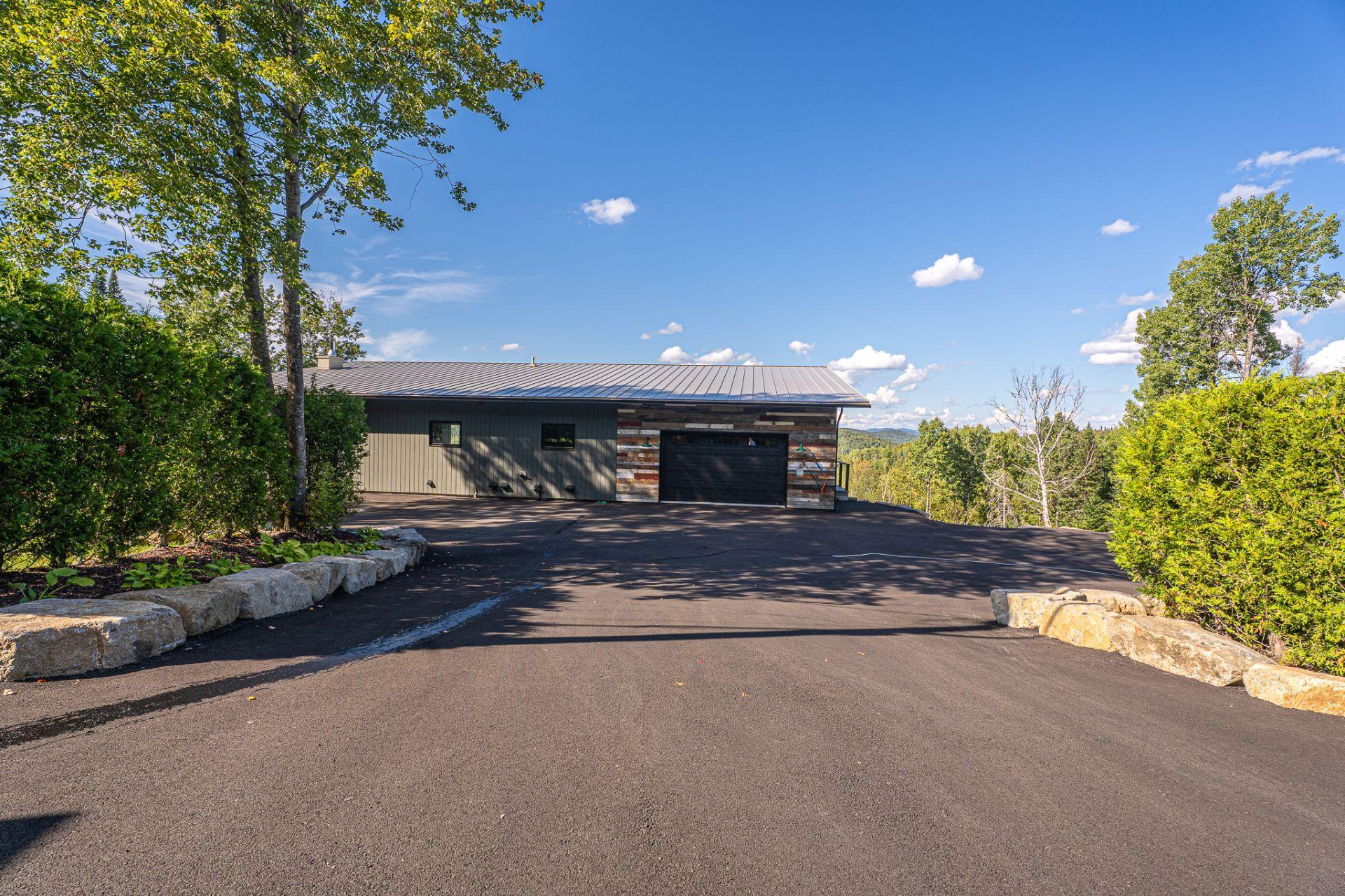 









401


Ch. Fyon

,
Ivry-sur-le-Lac,




QC
J8C2Z8

