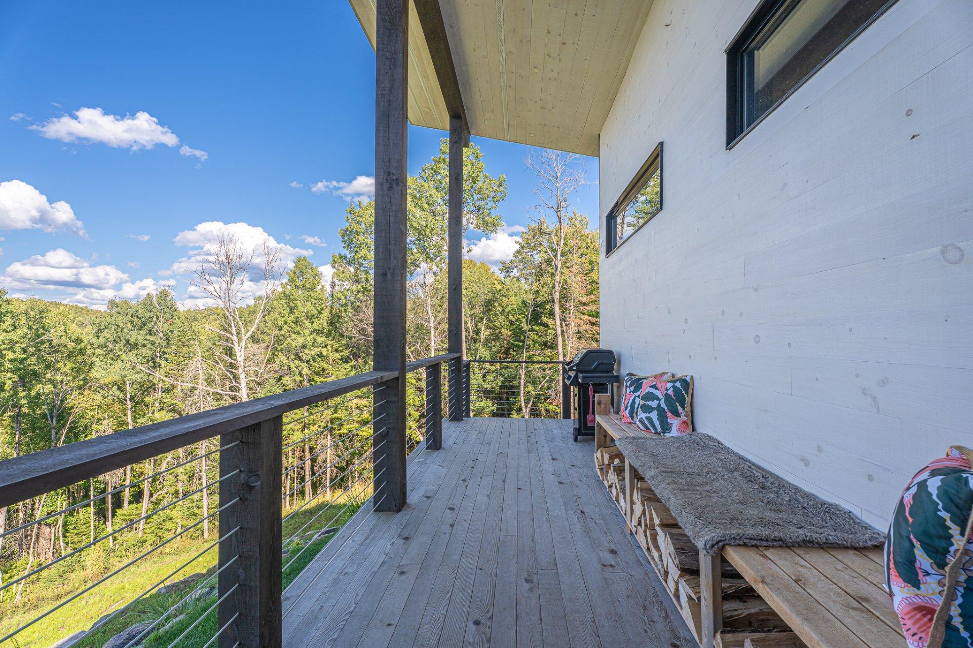 









401


Ch. Fyon

,
Ivry-sur-le-Lac,




QC
J8C2Z8

