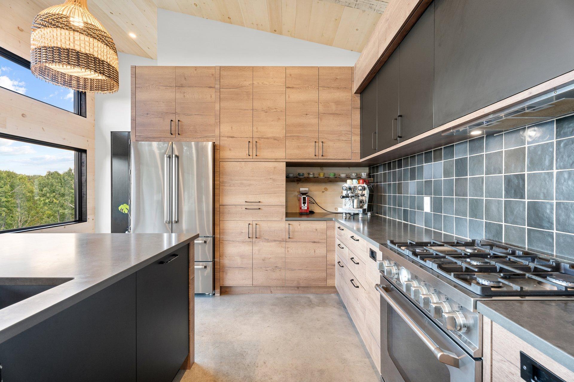 









401


Ch. Fyon

,
Ivry-sur-le-Lac,




QC
J8C2Z8

