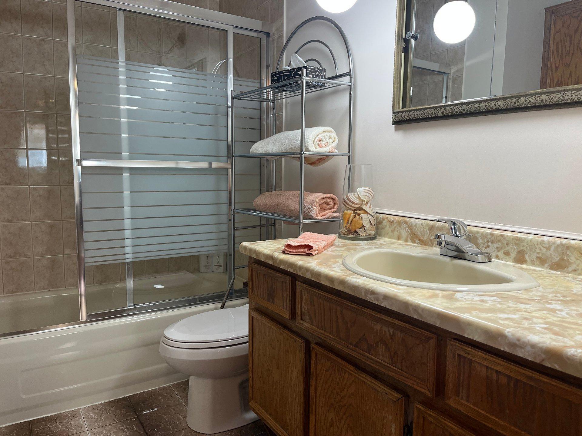 









802


Rue Maisonneuve

,
Longueuil (Saint-Hubert),




QC
J3Y7W8

