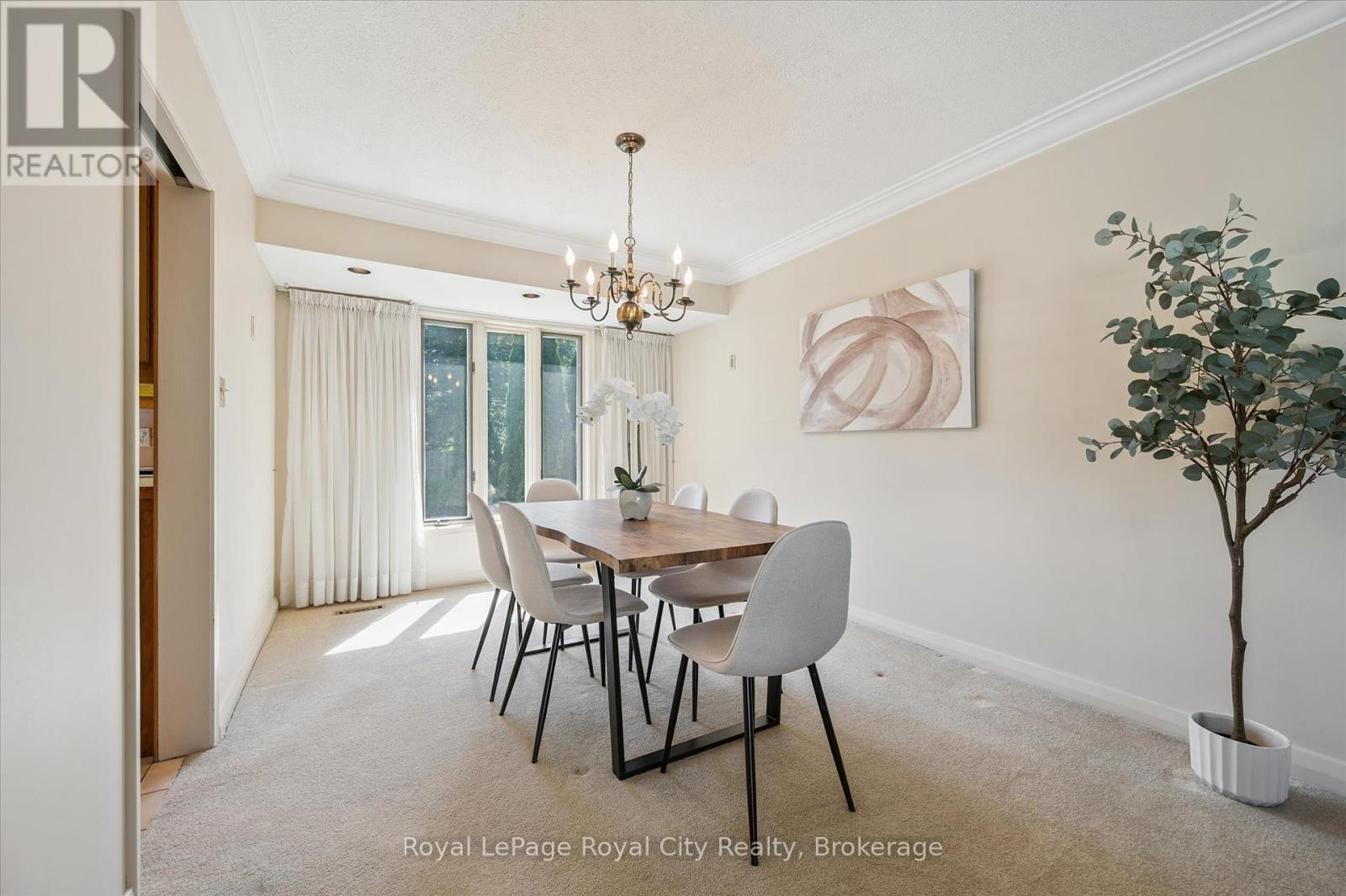 












67 WOODSIDE ROAD

,
Guelph (Dovercliffe Park/Old University),




Ontario
N1G2H1

