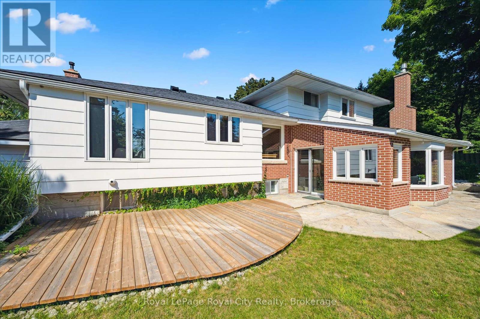 












67 WOODSIDE ROAD

,
Guelph (Dovercliffe Park/Old University),




Ontario
N1G2H1

