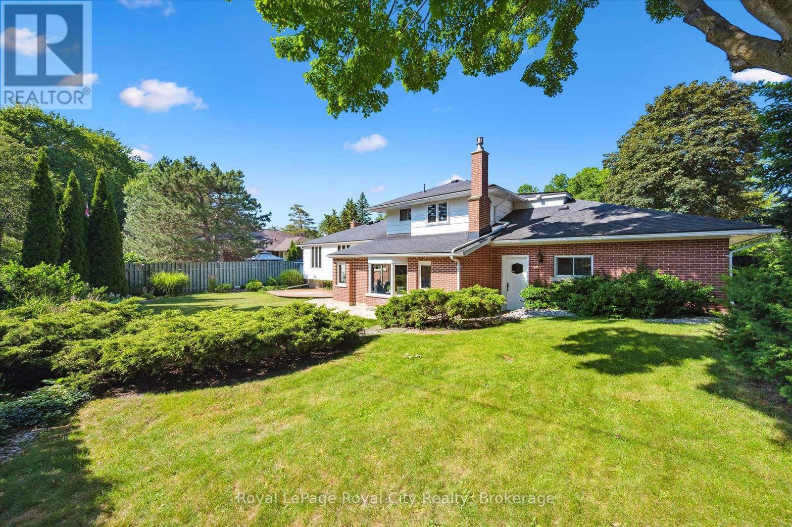 












67 WOODSIDE ROAD

,
Guelph (Dovercliffe Park/Old University),




Ontario
N1G2H1

