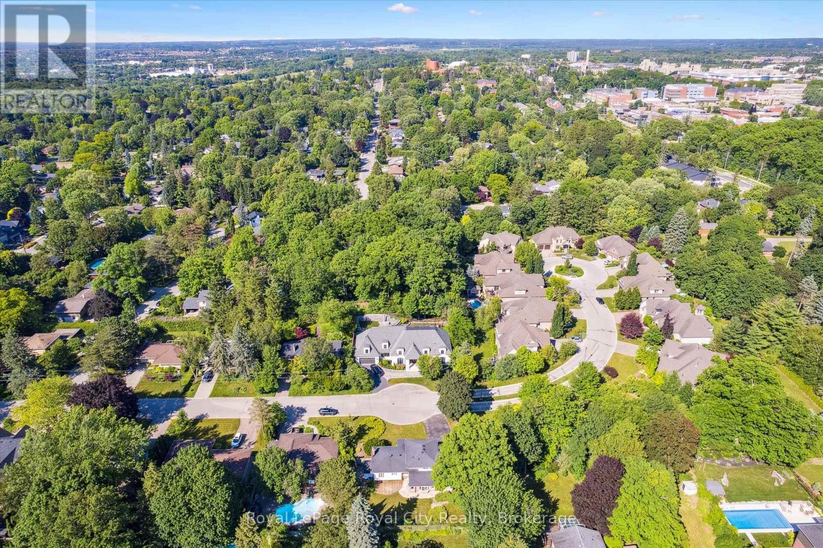 












67 WOODSIDE ROAD

,
Guelph (Dovercliffe Park/Old University),




Ontario
N1G2H1


