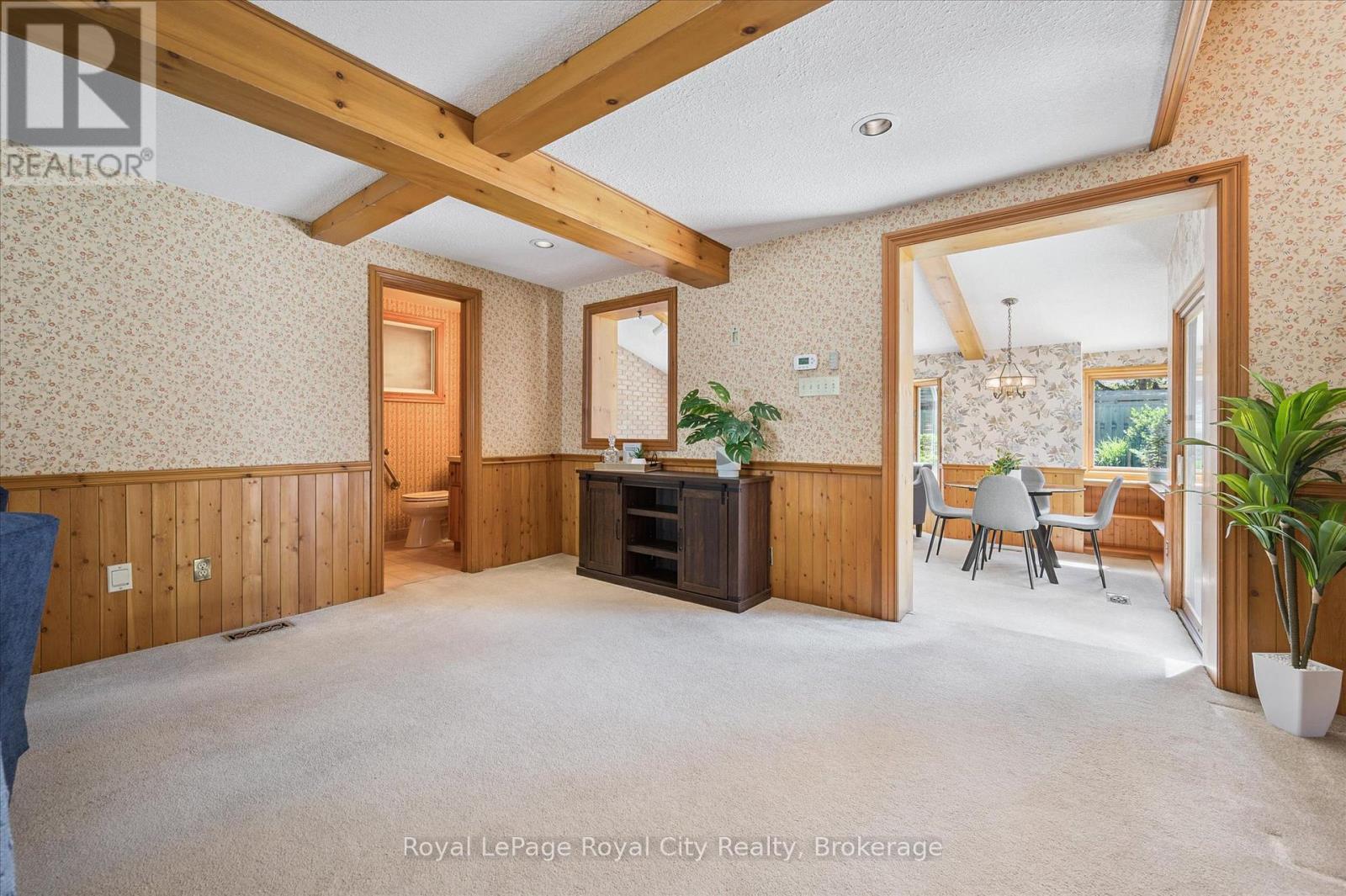 












67 WOODSIDE ROAD

,
Guelph (Dovercliffe Park/Old University),




Ontario
N1G2H1

