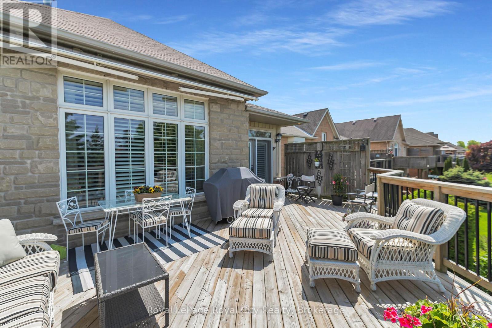 












54 ABERFOYLE MILL CRESCENT

,
Puslinch (Aberfoyle),




Ontario
N1H6H9

