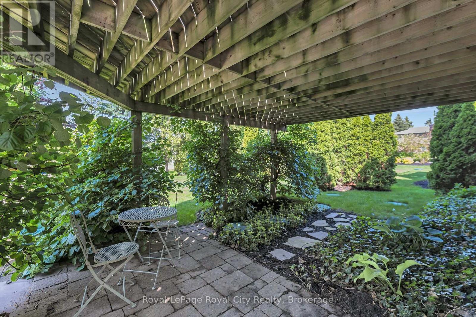 












54 ABERFOYLE MILL CRESCENT

,
Puslinch (Aberfoyle),




Ontario
N1H6H9

