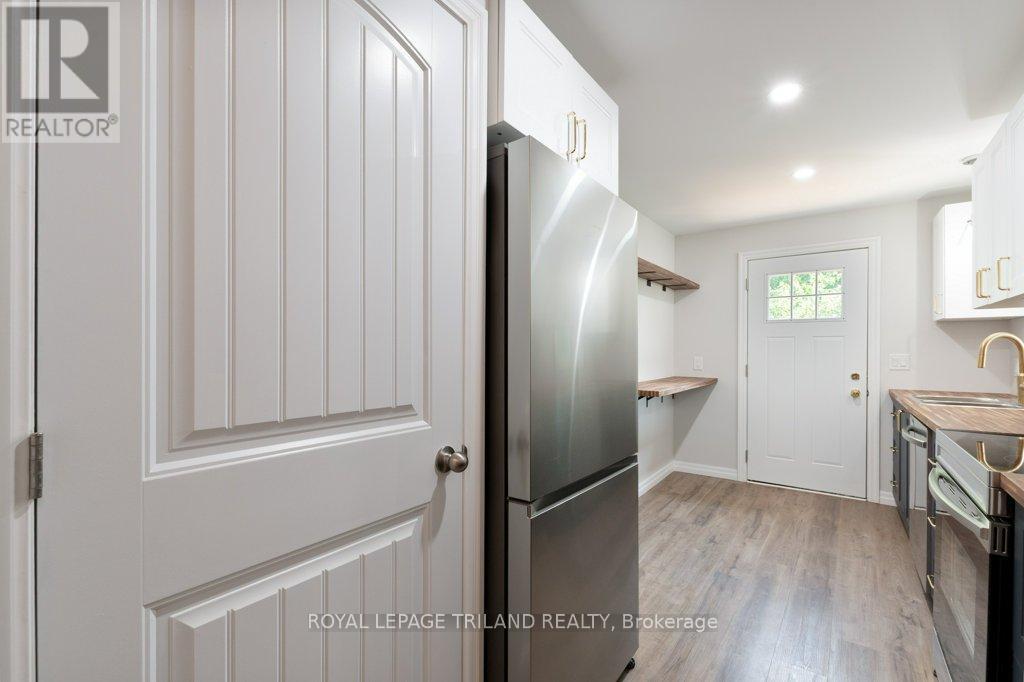 












35 INKERMAN STREET

,
St. Thomas,




Ontario
N5P3E9

