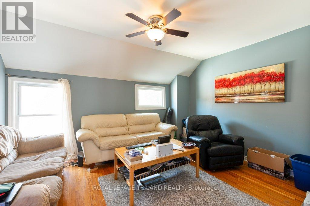 












35 INKERMAN STREET

,
St. Thomas,




Ontario
N5P3E9


