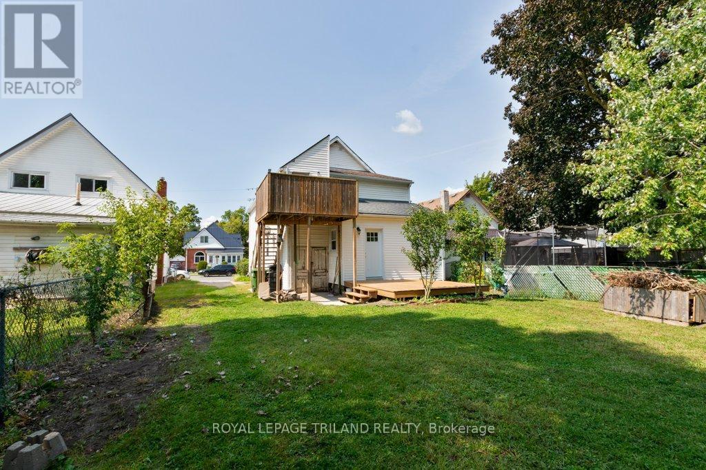 












35 INKERMAN STREET

,
St. Thomas,




Ontario
N5P3E9

