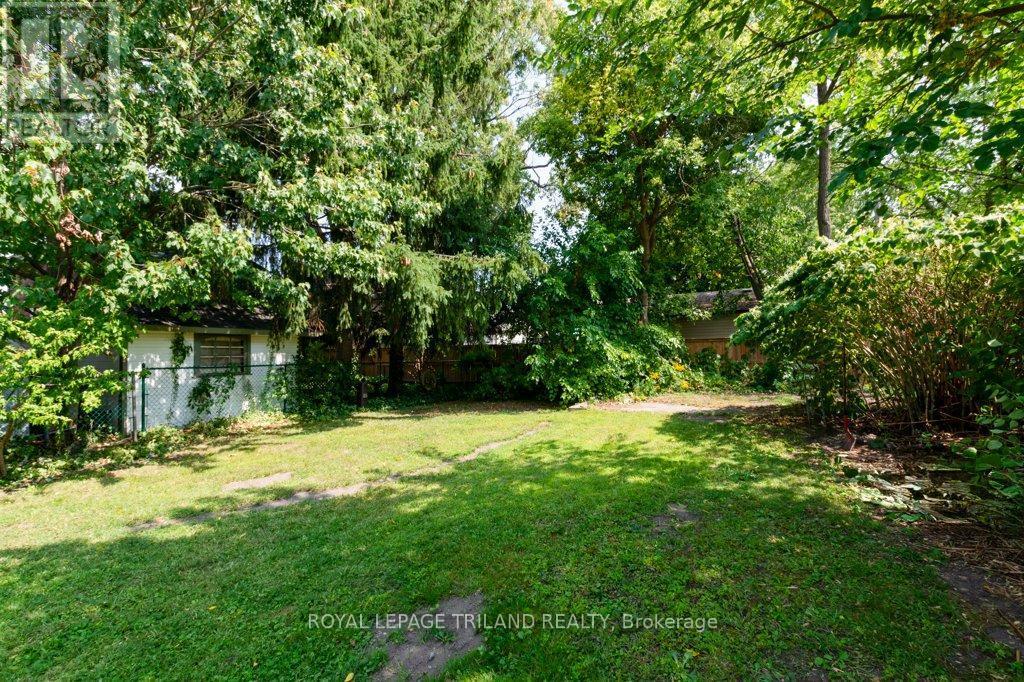 












35 INKERMAN STREET

,
St. Thomas,




Ontario
N5P3E9

