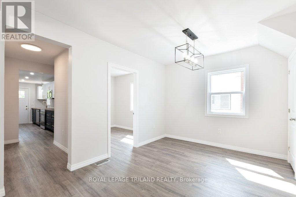 












35 INKERMAN STREET

,
St. Thomas,




Ontario
N5P3E9


