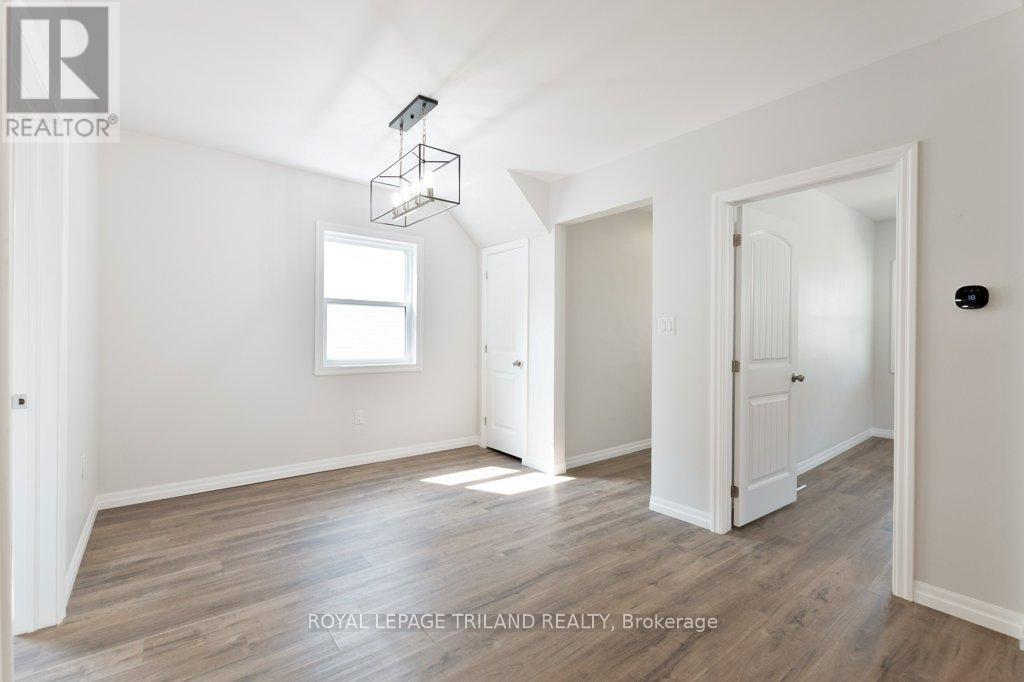 












35 INKERMAN STREET

,
St. Thomas,




Ontario
N5P3E9

