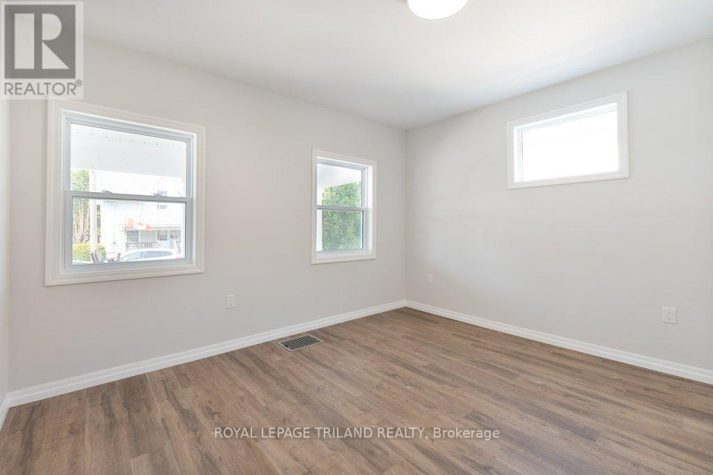 












35 INKERMAN STREET

,
St. Thomas,




Ontario
N5P3E9

